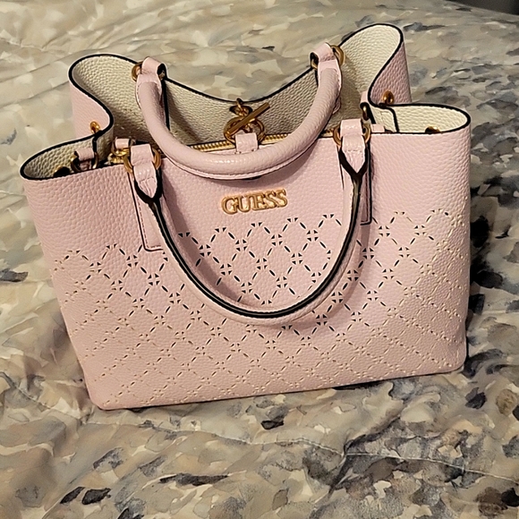 Amara Purple Guess purse - Picture 2 of 7